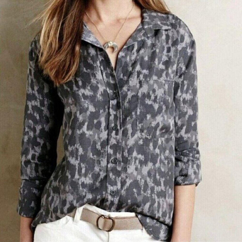 Cloth & Stone Gray Button Down Shirt
